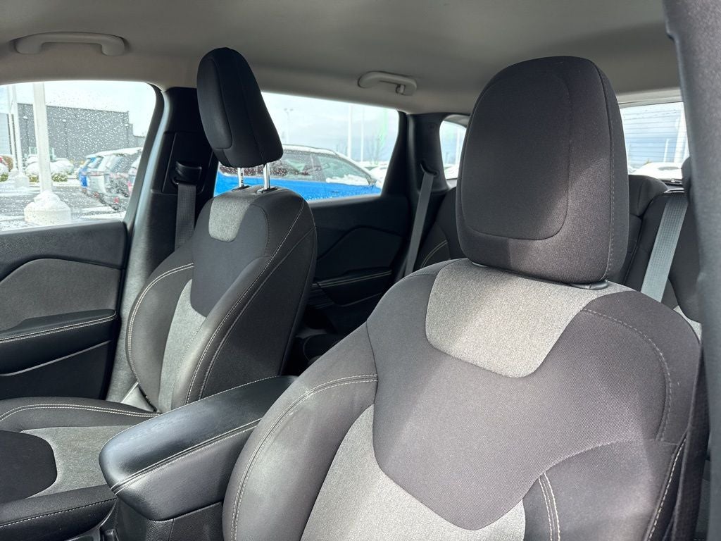 2015 Jeep Cherokee Sport