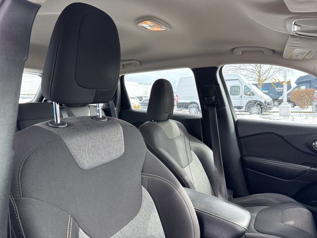 2015 Jeep Cherokee Sport