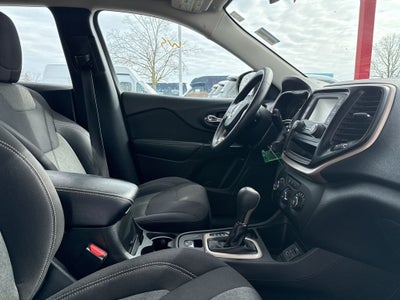 2015 Jeep Cherokee Sport