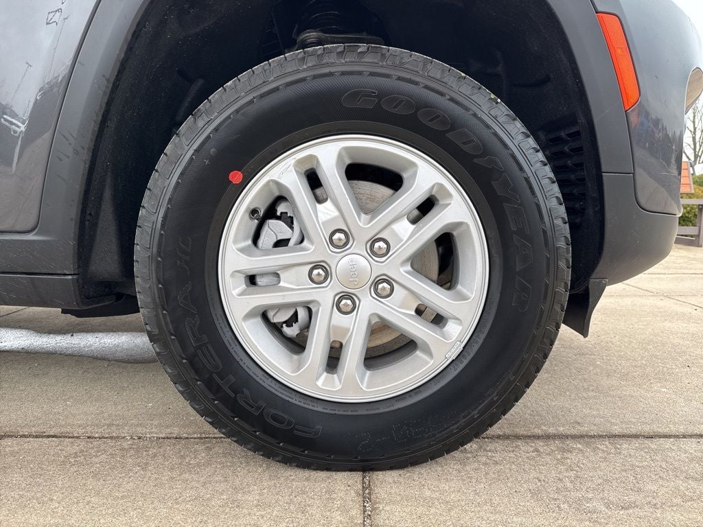 2025 Jeep Grand Cherokee Laredo