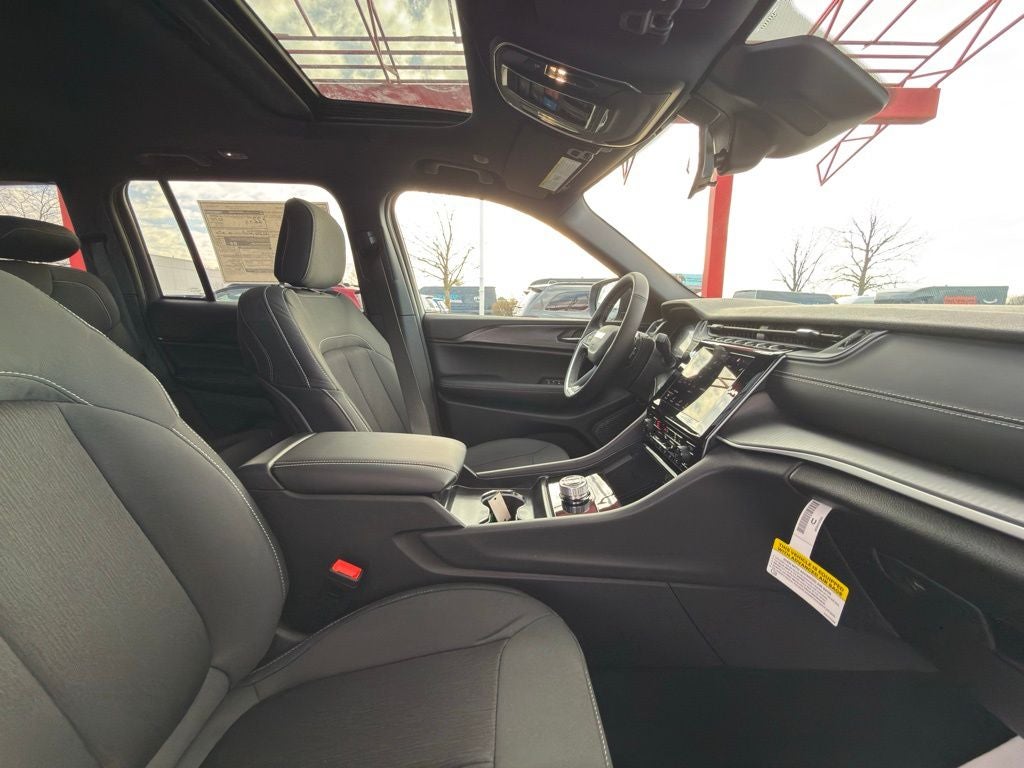 2026 Jeep Grand Cherokee Laredo