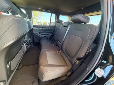 2027 Jeep Grand Cherokee Laredo