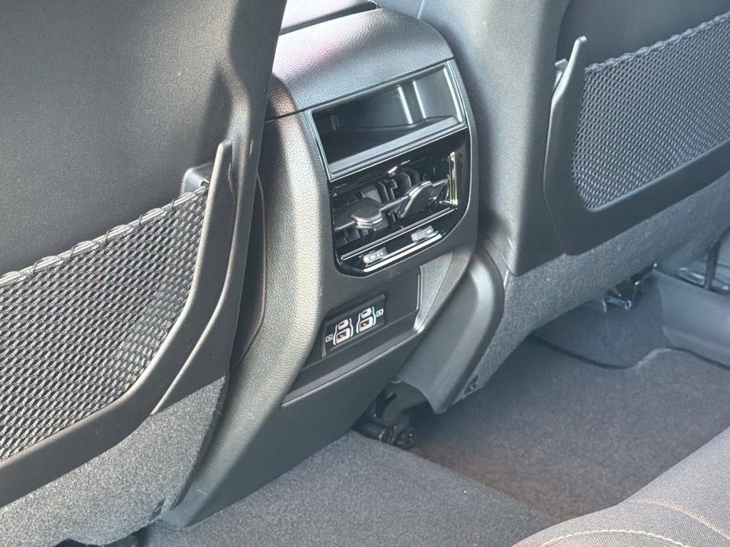 2027 Jeep Grand Cherokee Laredo