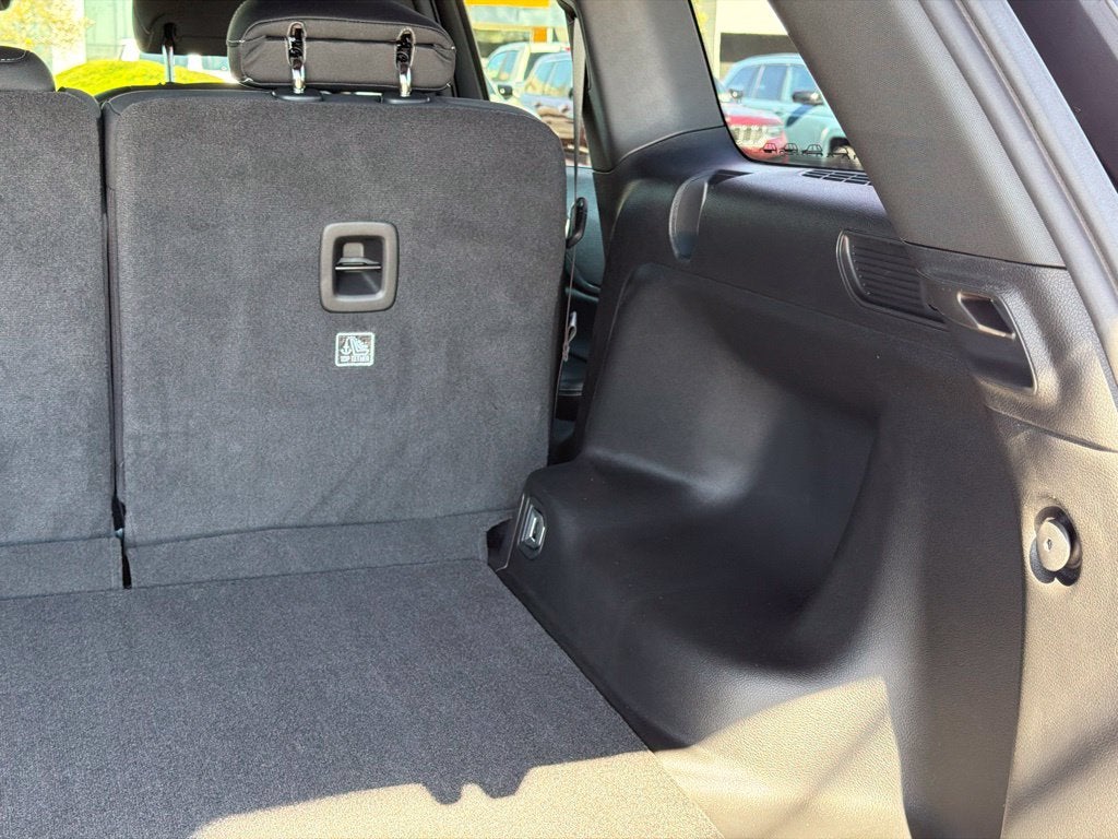 2027 Jeep Grand Cherokee Laredo
