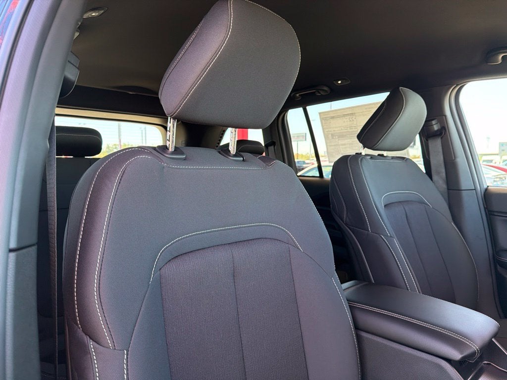 2027 Jeep Grand Cherokee Laredo
