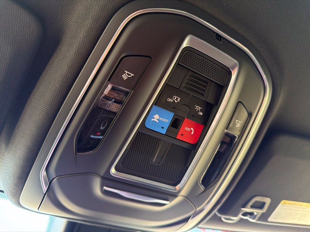 2027 Jeep Grand Cherokee Laredo