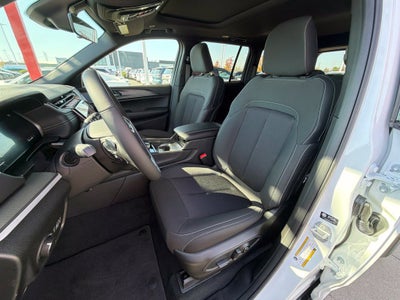 2027 Jeep Grand Cherokee Laredo