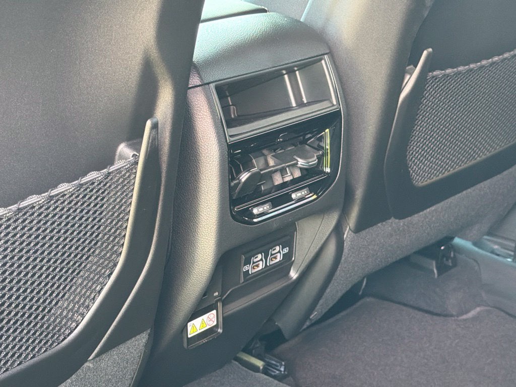 2027 Jeep Grand Cherokee Laredo