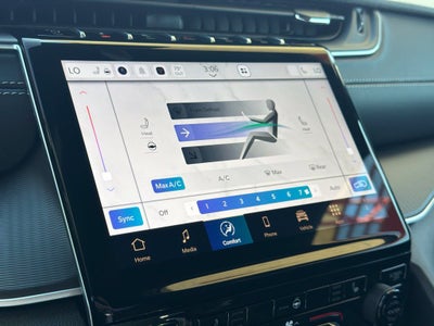2027 Jeep Grand Cherokee Laredo