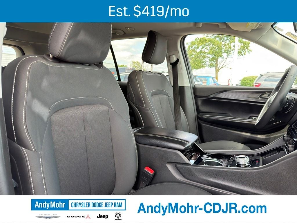 2023 Jeep Grand Cherokee Laredo