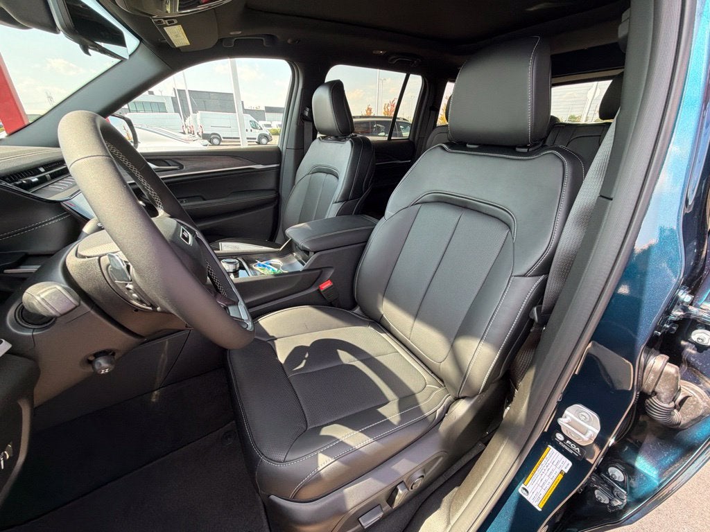 2027 Jeep Grand Cherokee Limited Reserve