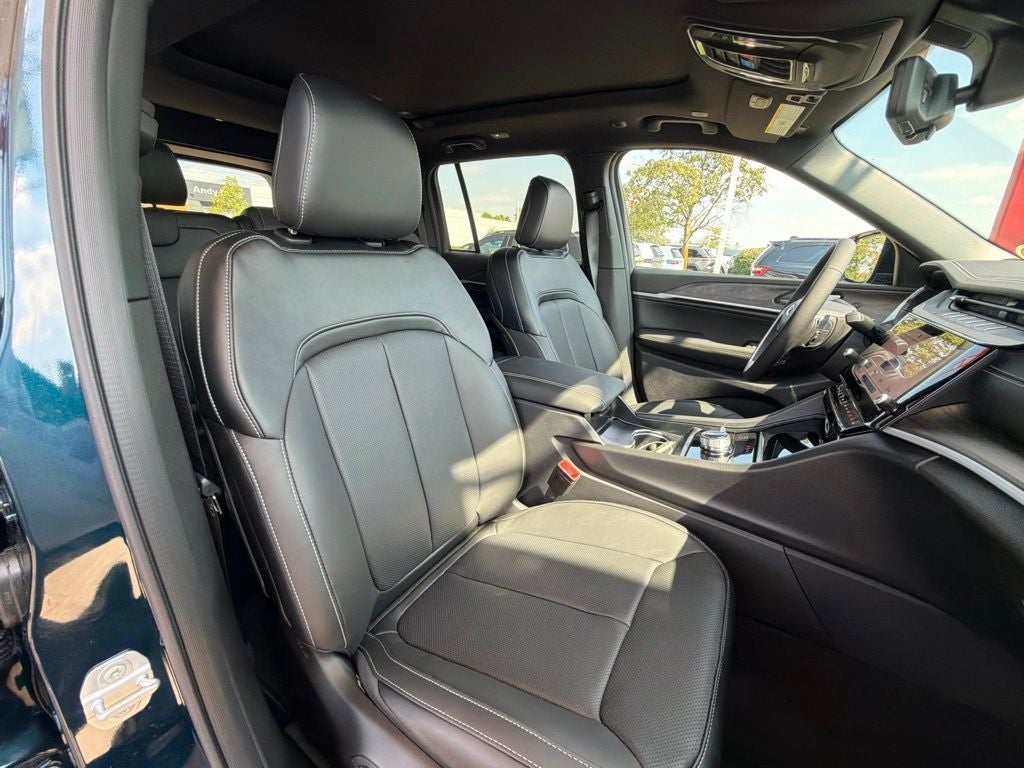 2027 Jeep Grand Cherokee Limited Reserve