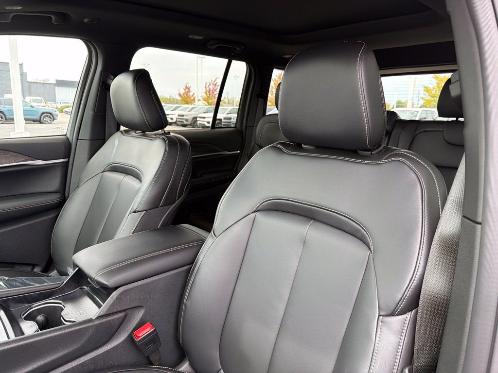 2027 Jeep Grand Cherokee Limited