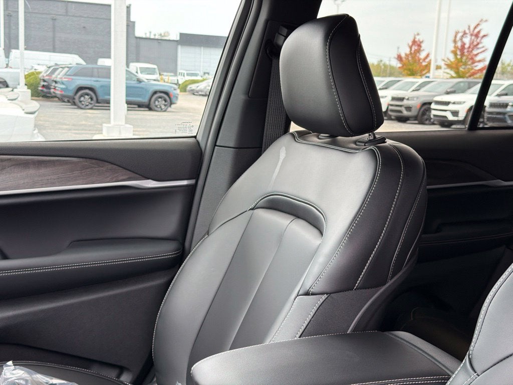 2027 Jeep Grand Cherokee Limited
