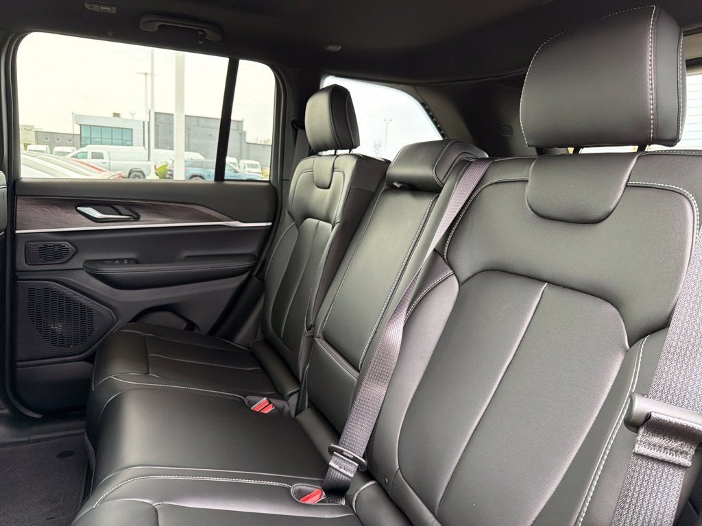 2027 Jeep Grand Cherokee Limited