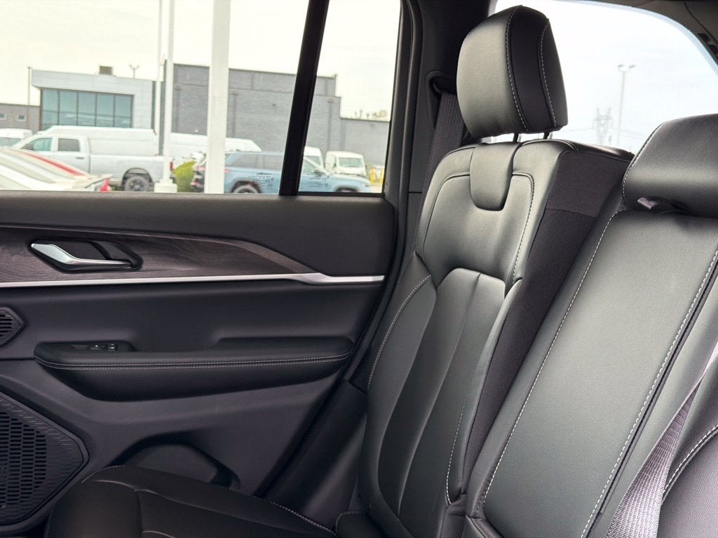 2027 Jeep Grand Cherokee Limited