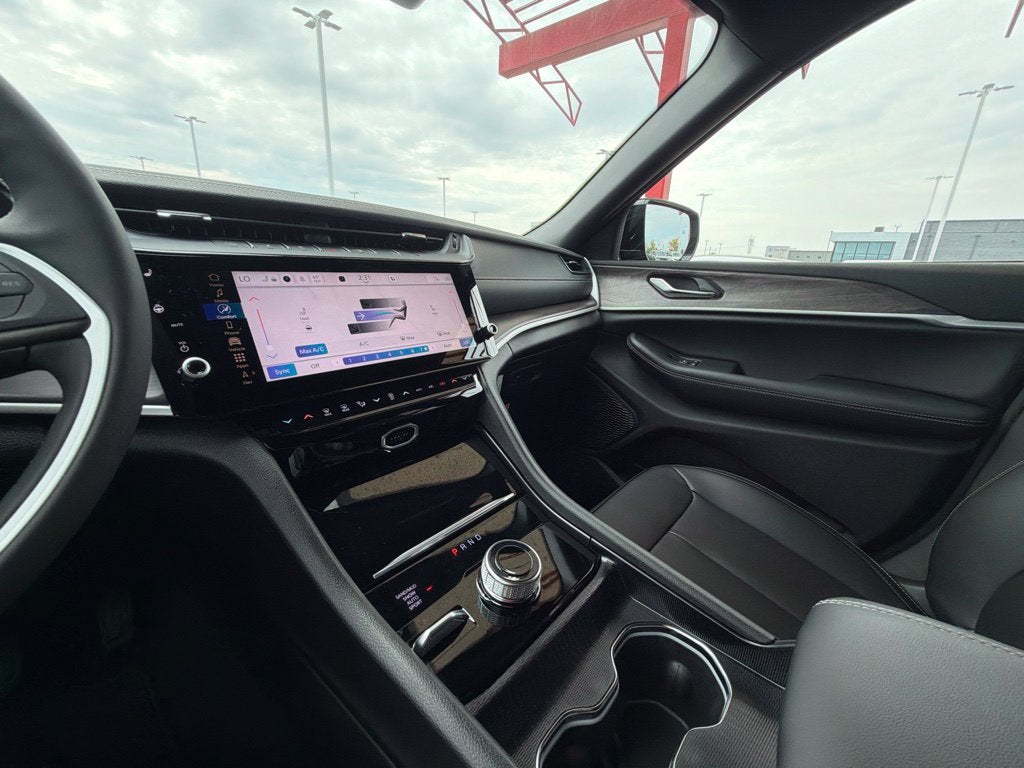2027 Jeep Grand Cherokee Limited