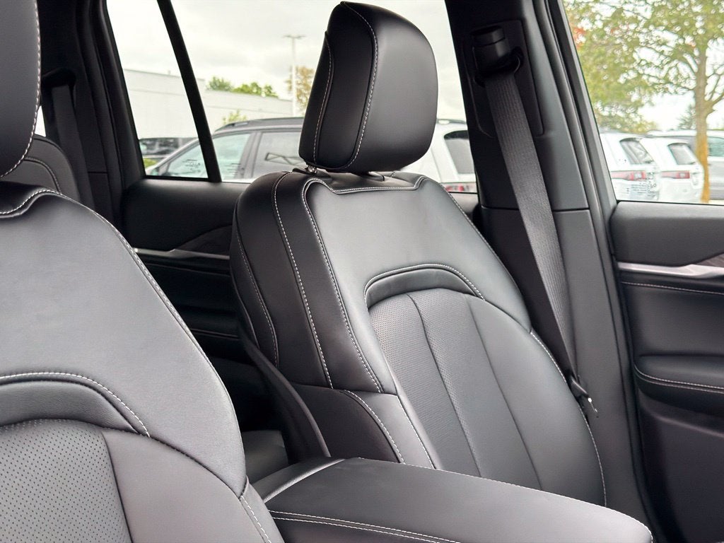 2027 Jeep Grand Cherokee Limited Reserve