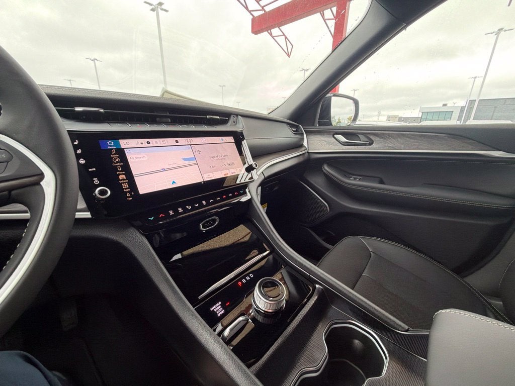 2027 Jeep Grand Cherokee Limited Reserve