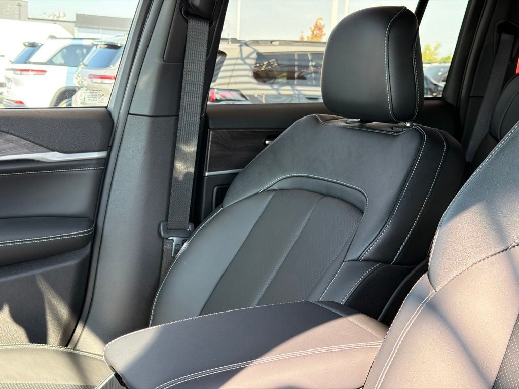 2027 Jeep Grand Cherokee Limited Reserve