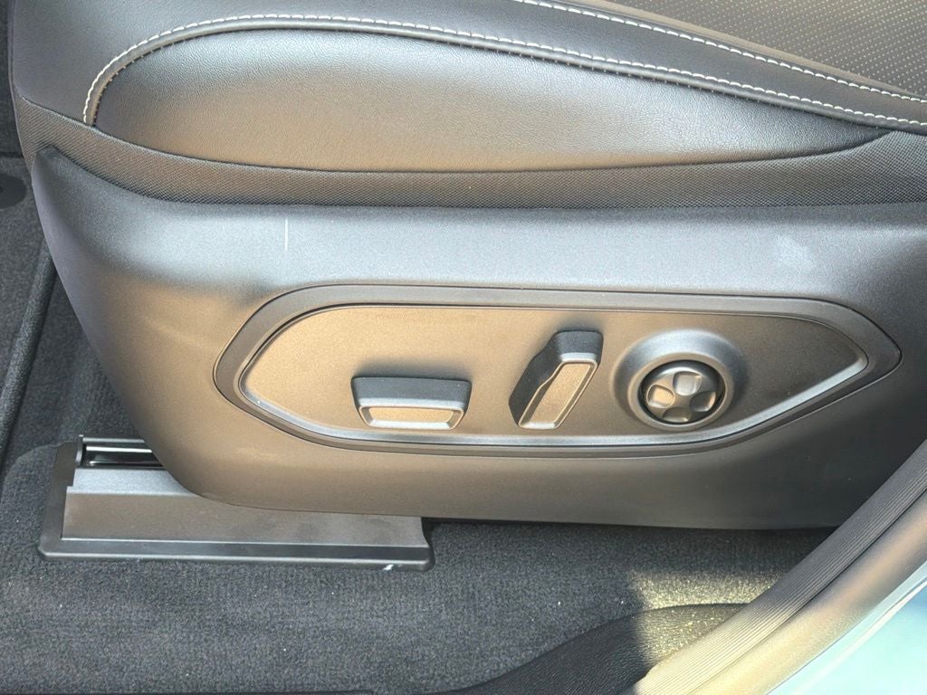 2027 Jeep Grand Cherokee Limited Reserve