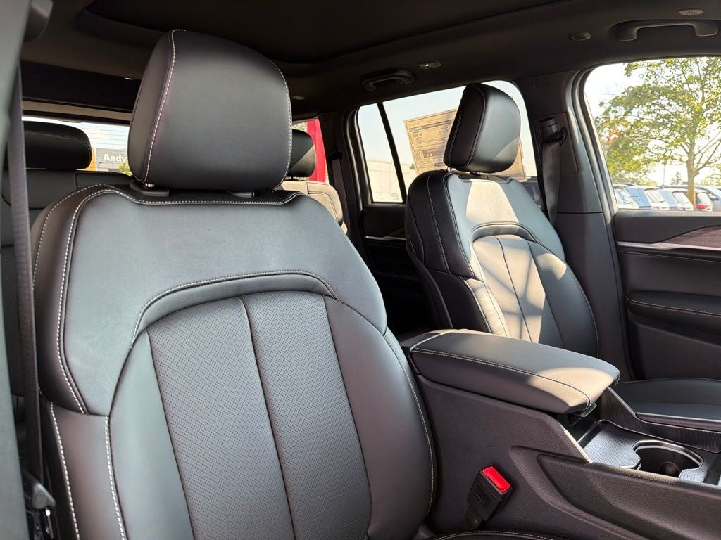 2027 Jeep Grand Cherokee Limited Reserve