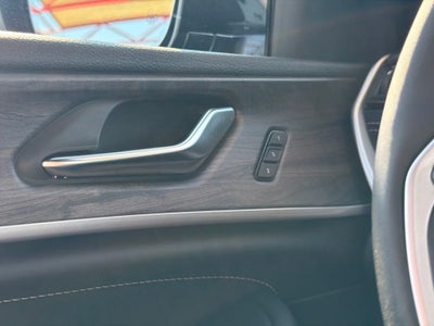 2027 Jeep Grand Cherokee Limited Reserve