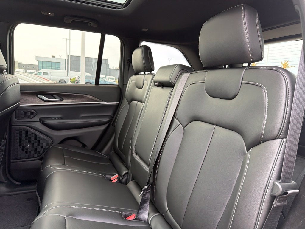 2027 Jeep Grand Cherokee Limited