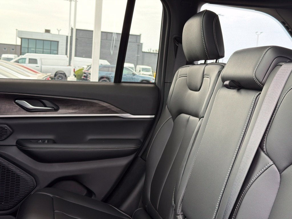 2027 Jeep Grand Cherokee Limited