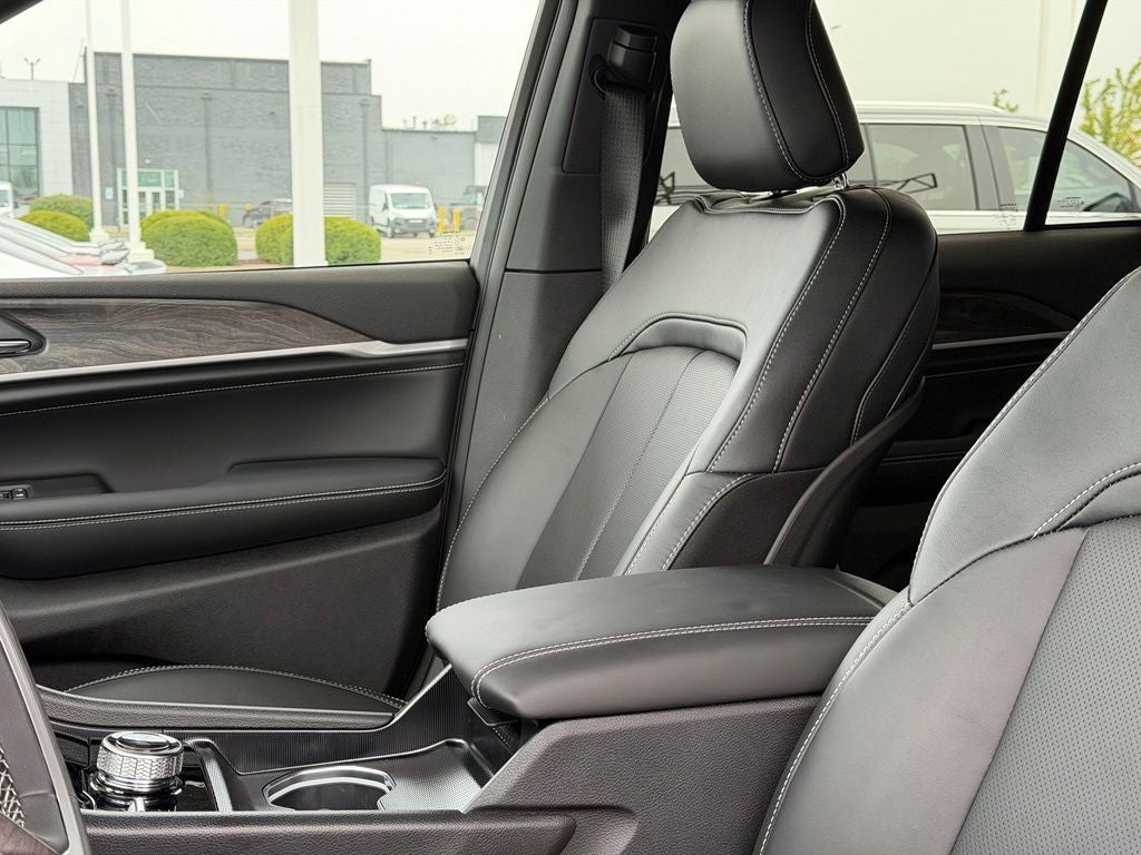 2026 Jeep Grand Cherokee Limited Reserve