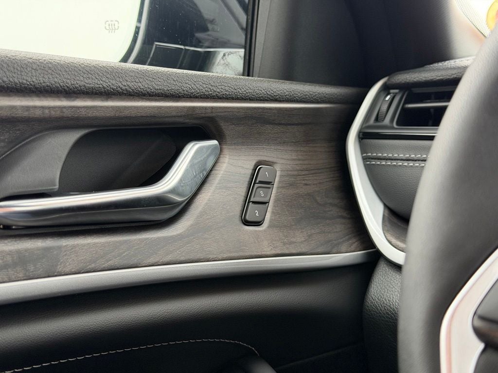 2026 Jeep Grand Cherokee Limited Reserve