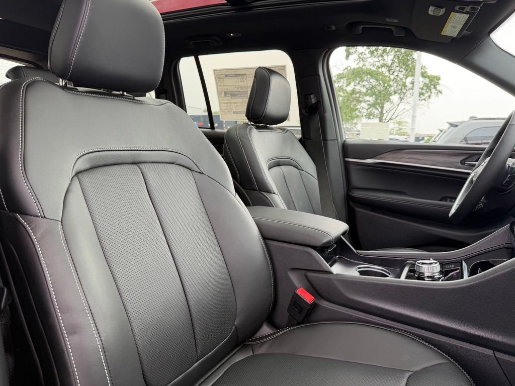 2026 Jeep Grand Cherokee Limited Reserve