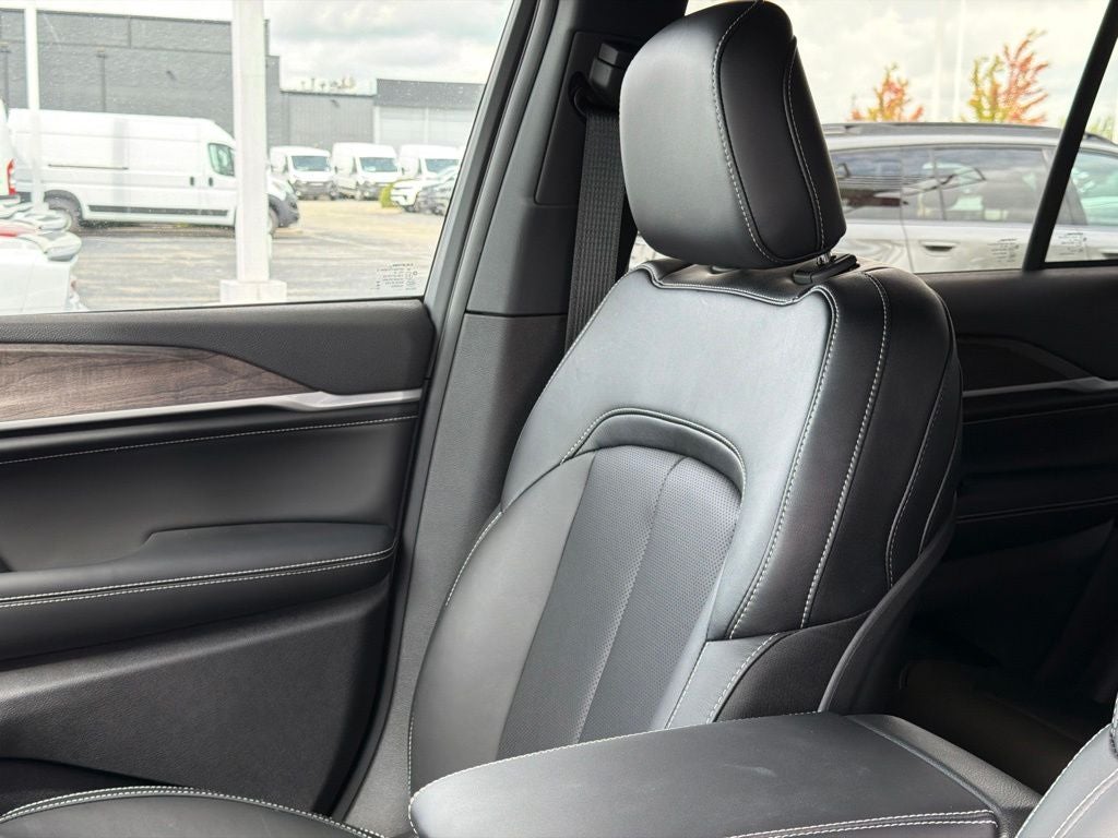 2027 Jeep Grand Cherokee Limited