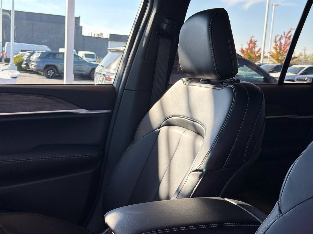 2027 Jeep Grand Cherokee Limited