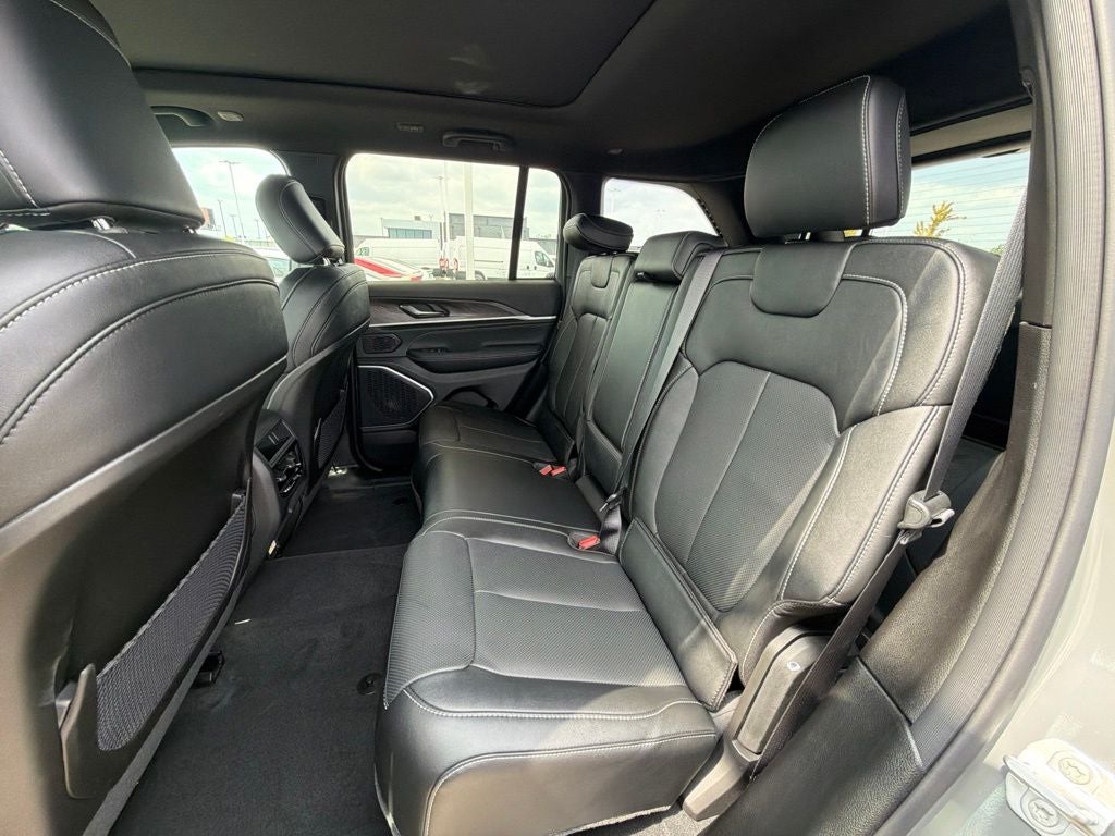 2027 Jeep Grand Cherokee Limited Reserve