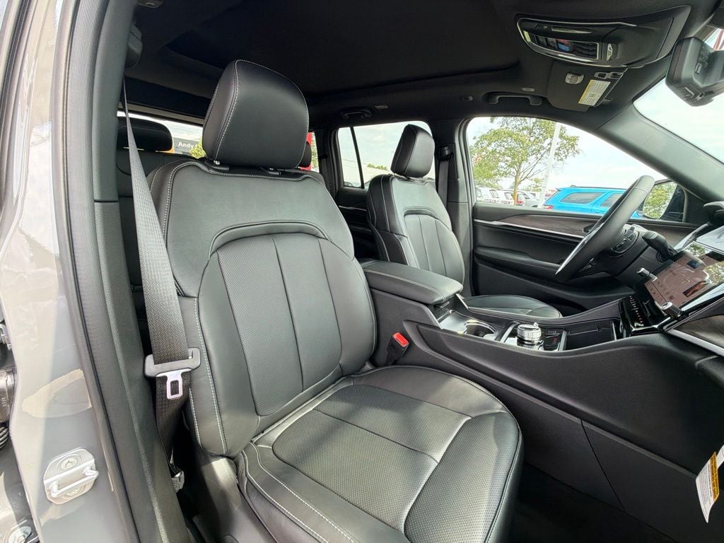 2027 Jeep Grand Cherokee Limited Reserve