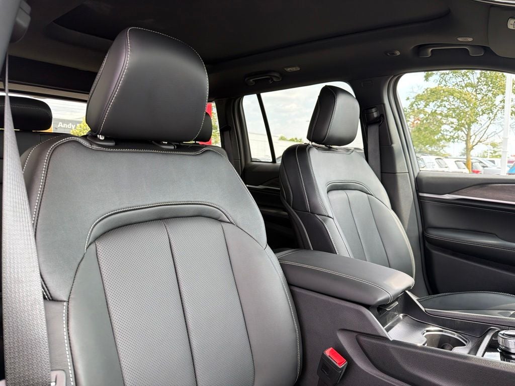 2027 Jeep Grand Cherokee Limited Reserve