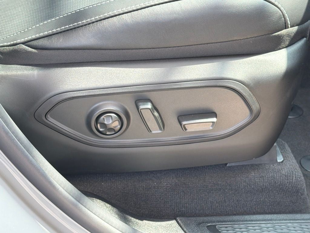 2027 Jeep Grand Cherokee Limited Reserve