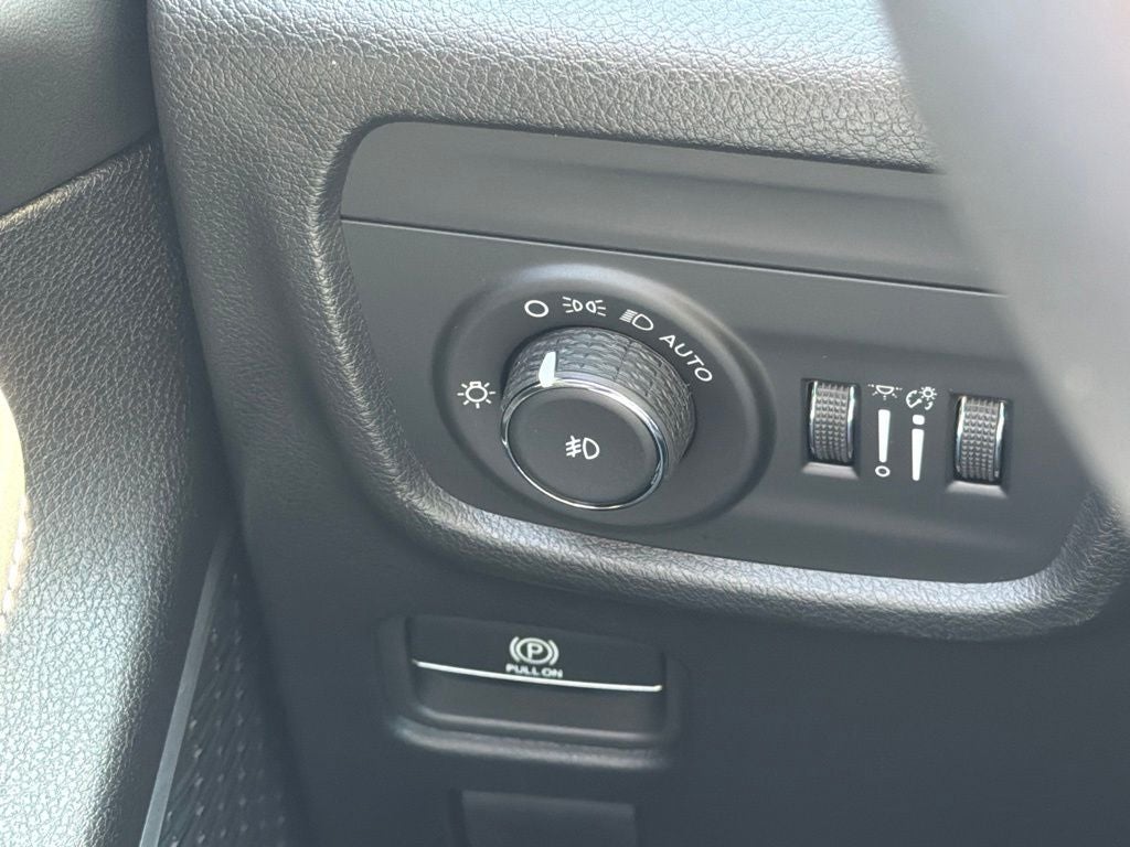 2027 Jeep Grand Cherokee Limited Reserve