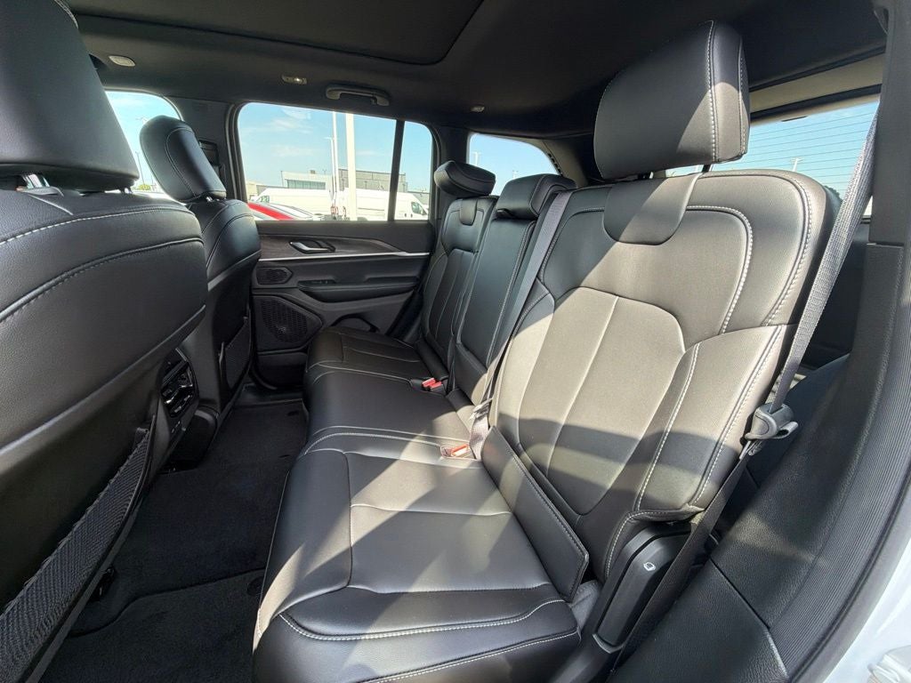 2027 Jeep Grand Cherokee Limited