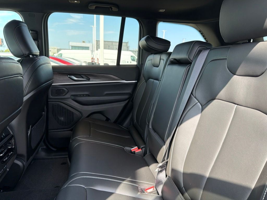 2027 Jeep Grand Cherokee Limited