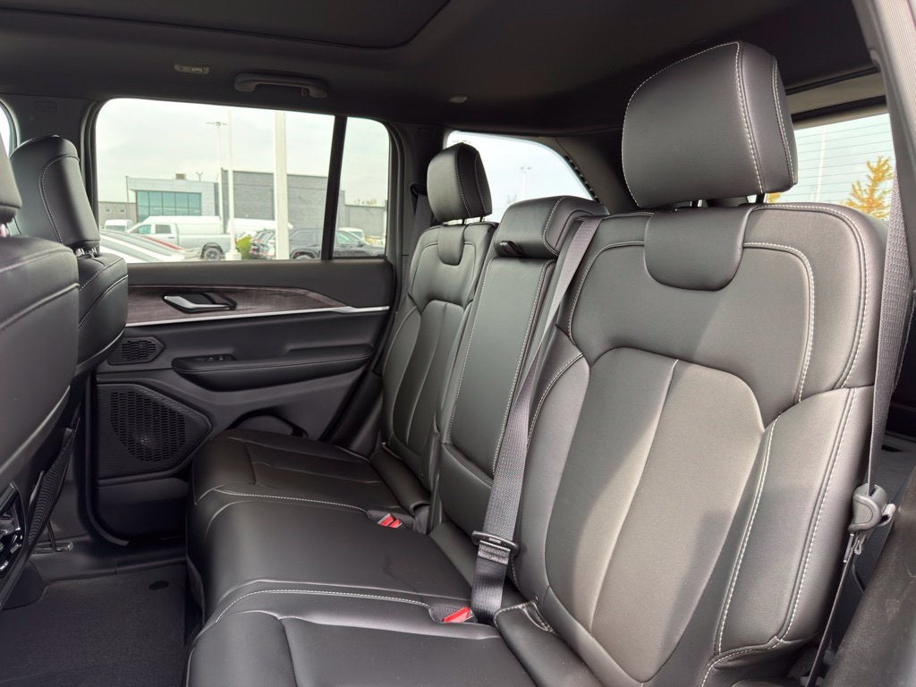 2027 Jeep Grand Cherokee Limited
