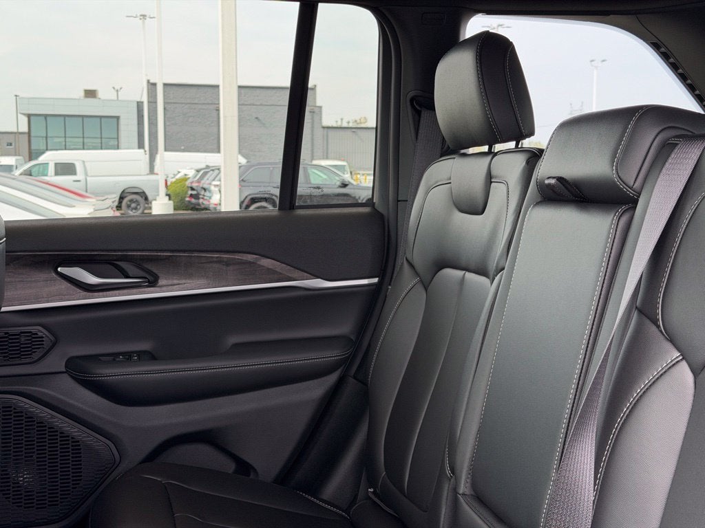2027 Jeep Grand Cherokee Limited