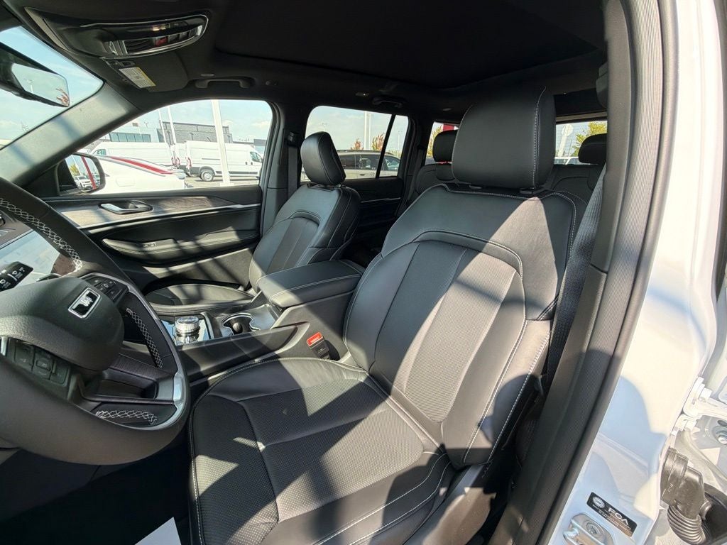 2027 Jeep Grand Cherokee Limited Reserve