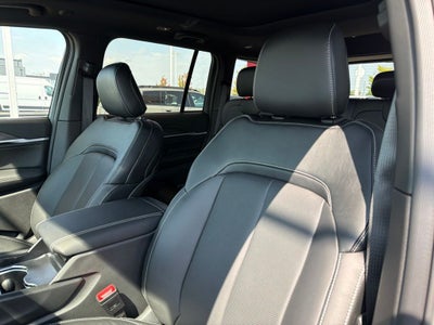 2027 Jeep Grand Cherokee Limited Reserve