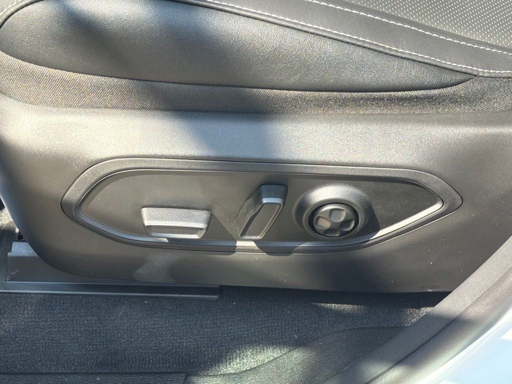 2027 Jeep Grand Cherokee Limited Reserve