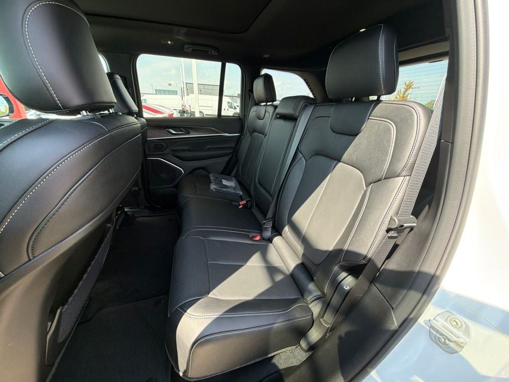 2027 Jeep Grand Cherokee Limited Reserve
