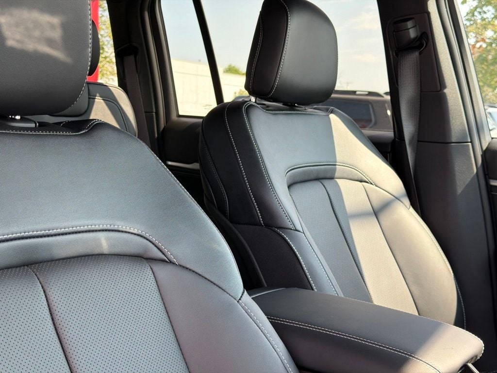 2027 Jeep Grand Cherokee Limited Reserve