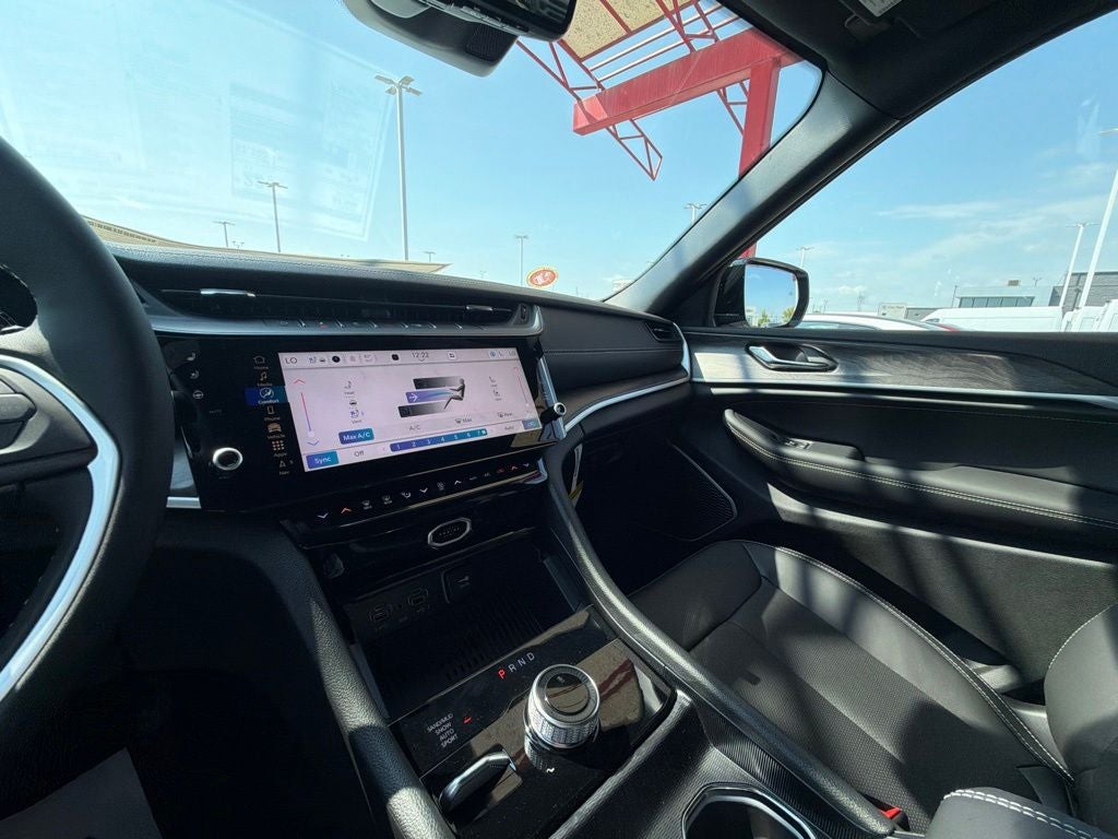 2027 Jeep Grand Cherokee Limited Reserve