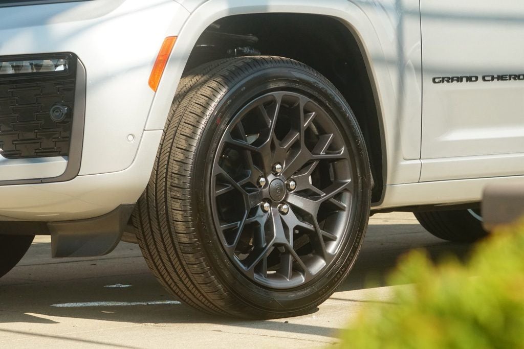2026 Jeep Grand Cherokee Summit